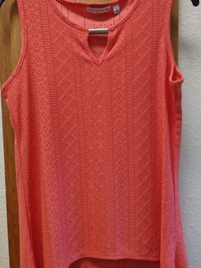 Notations Coral Sleeveless Eyelet Keyhole Top Small. EUC